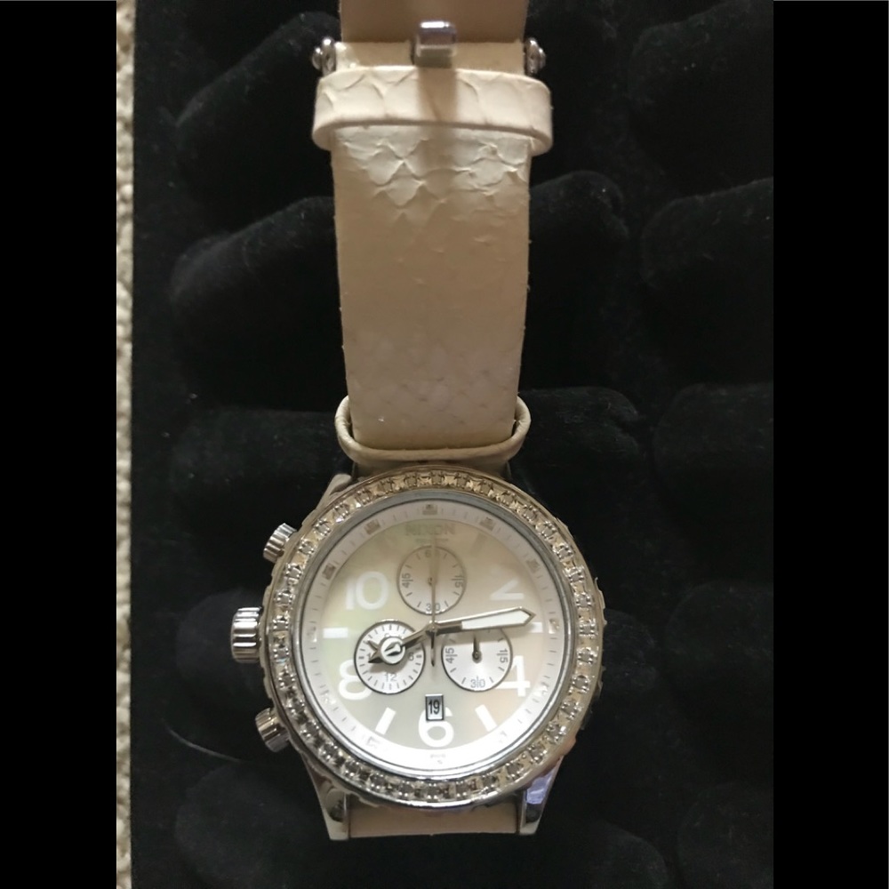 Nixon Chrono (Crystal Bevel & Lizard Bnd)